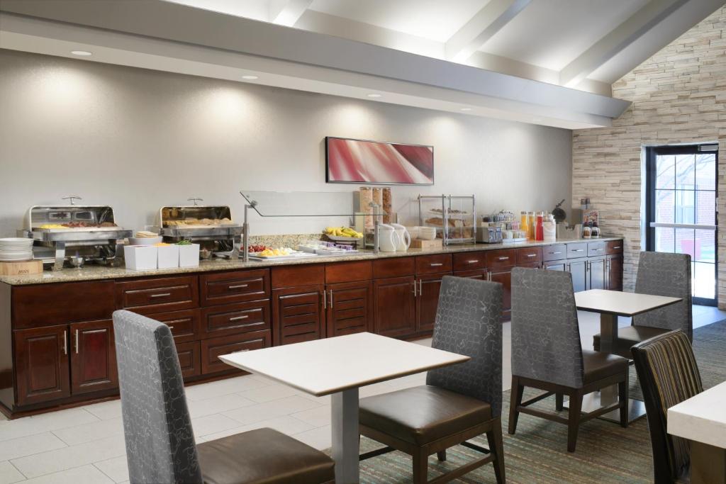 Residence Inn Dallas Addison/Quorum Drive image 9